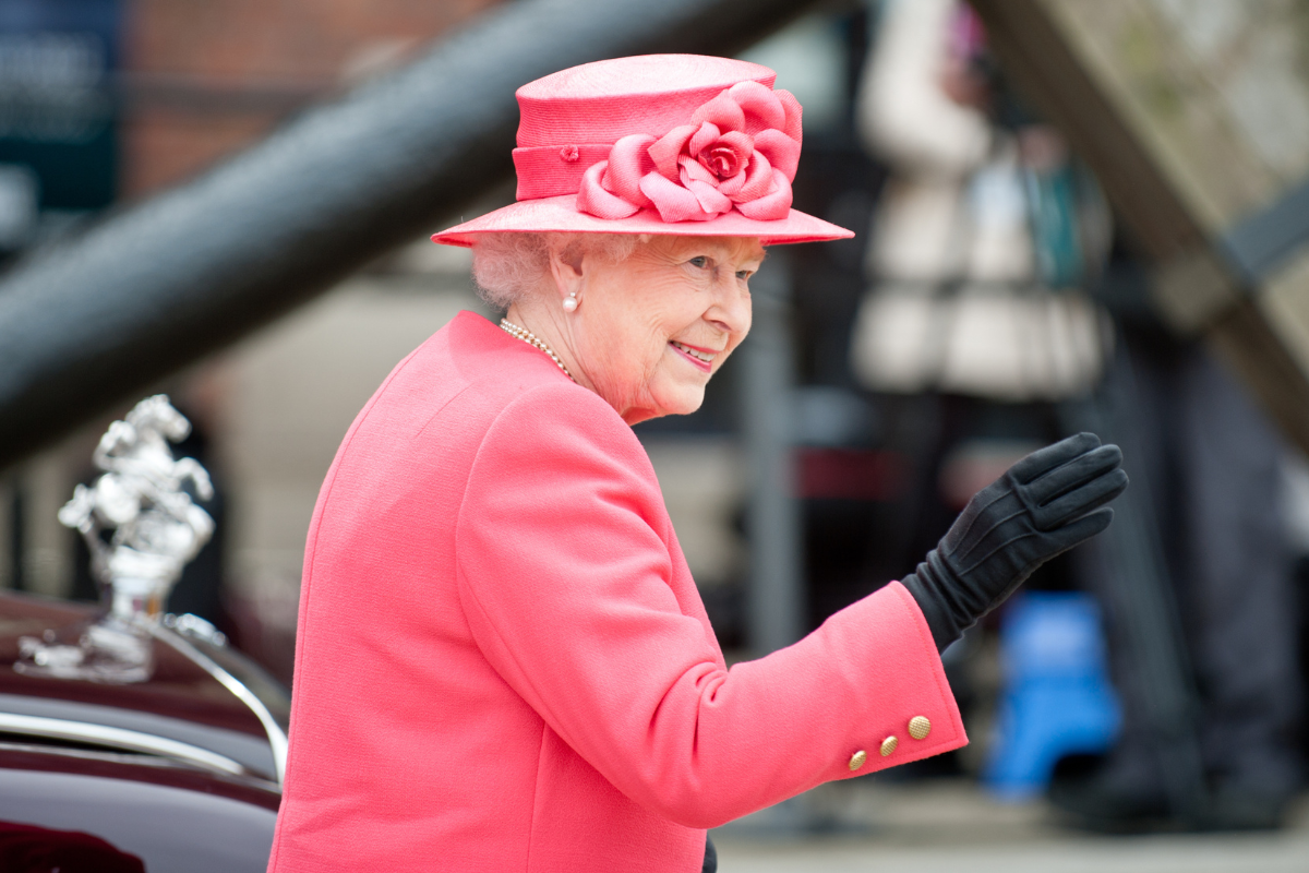 Homepage slider_theQueen.png